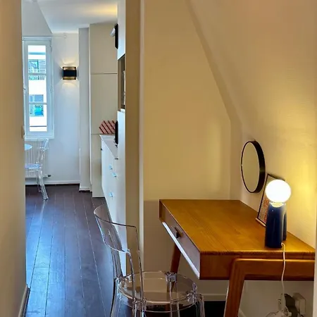 La Cour Dudon - Amazing & In Apartament *